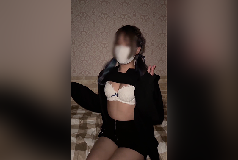 FC2-4539922 一個被錢迷住的女孩的結局。 素人