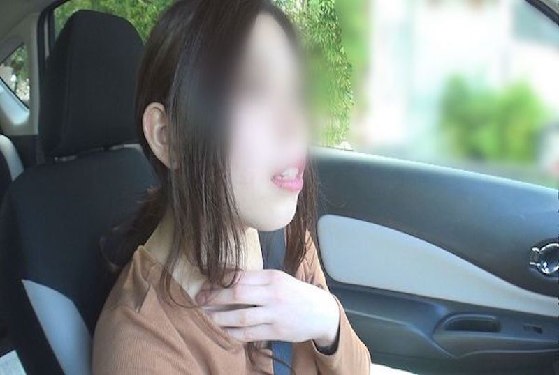 FC2-809442 妻子一号情妇 我邀请她开车兜风,我们进行了一次色情谈话,她非常兴奋,我让她给我口交,我在公共厕所里射在了她的身体里。 素人-llz