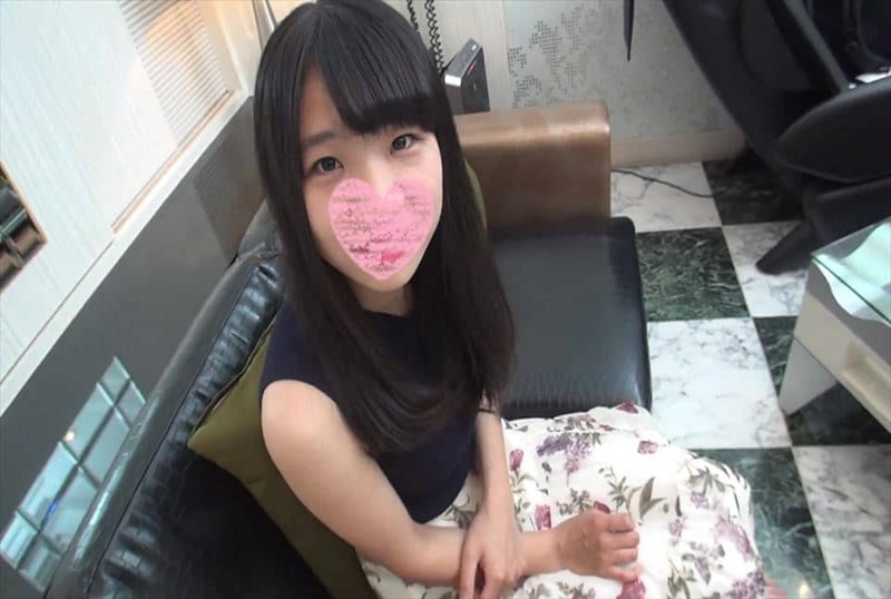 FC21127560 虽然看起来很简单，但是一脱下来，就是隐藏的丰满超色情身体清醒的孩子！连续的阴道射精！ 素人