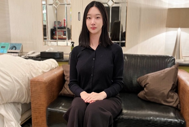 FC2-4696030 一个骄傲、知识分子、看不起男人的女大学生。插入阴道中出,阴道摄影,含著眼泪!! 素人-llz